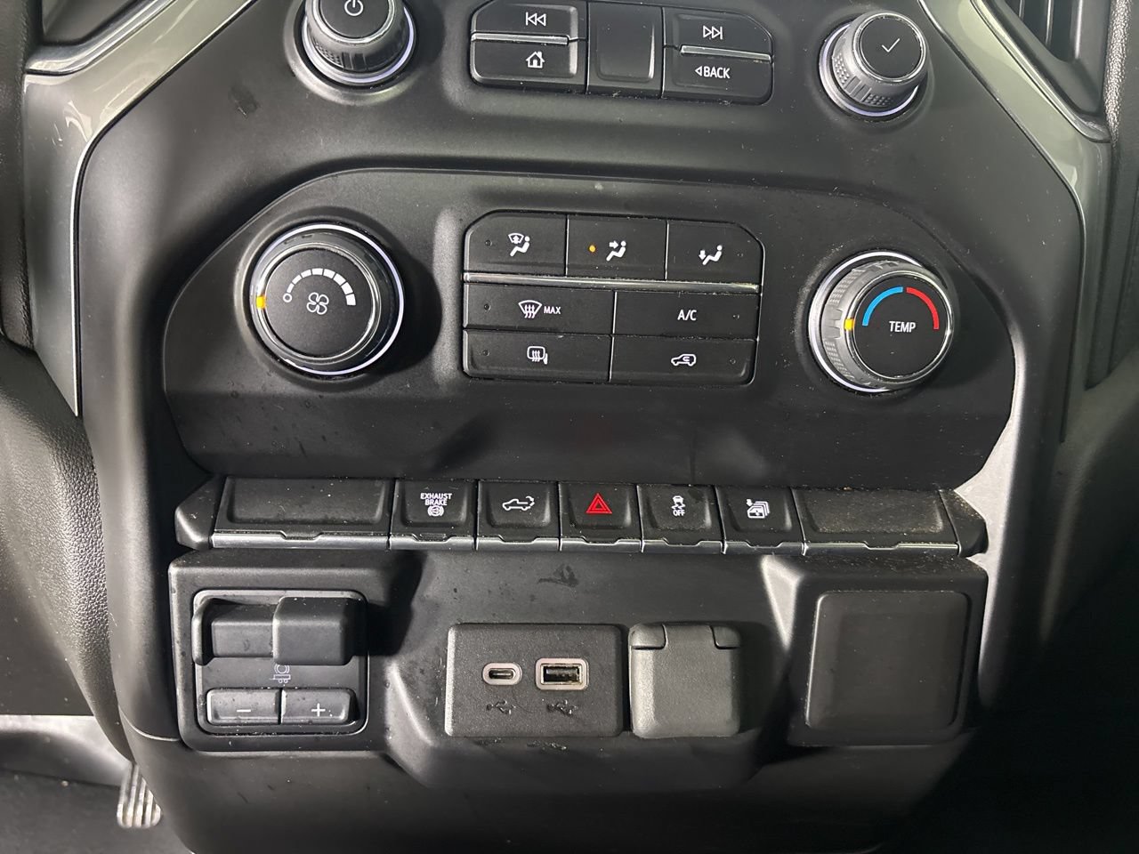 Used 2023 Chevrolet Silverado 2500 LT AWD/4WD image 15