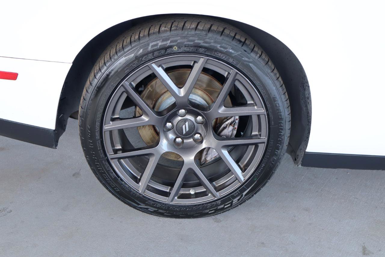 Used 2017 Dodge Challenger R/T Scat Pack w/ Leather Interior Group RWD image 5