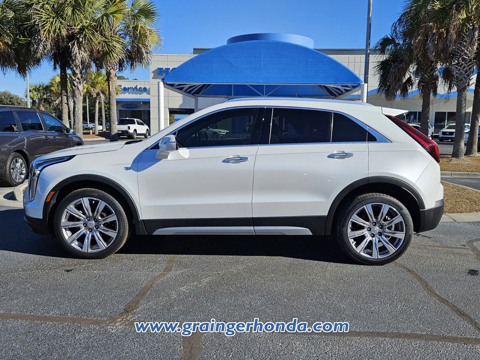 Used 2021 Cadillac XT4 Premium Luxury w/ Driver Awareness Package image 2