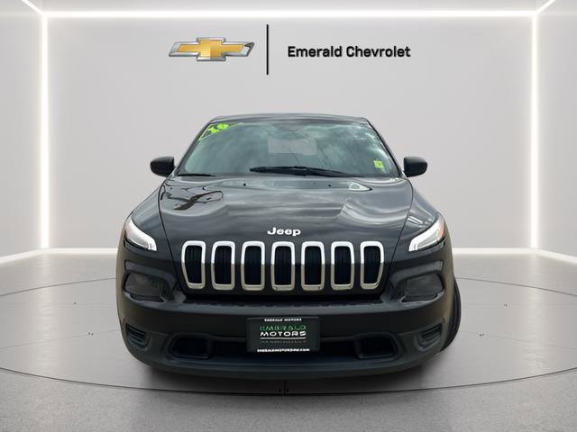Used 2016 Jeep Cherokee Sport FWD image 2
