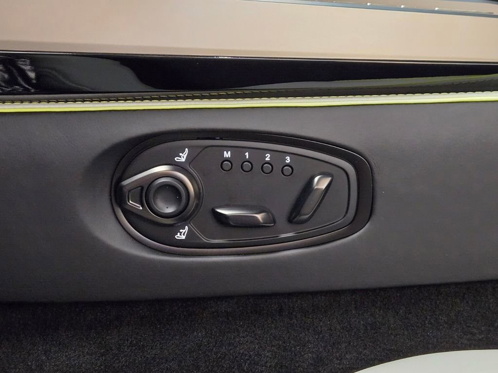 New 2025 Aston Martin Vanquish RWD image 38