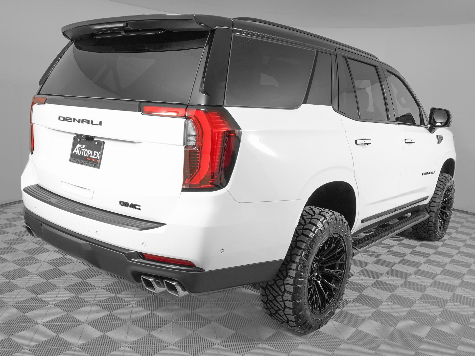 Used 2026 GMC Yukon Denali w/ Advanced Technology Package image 6
