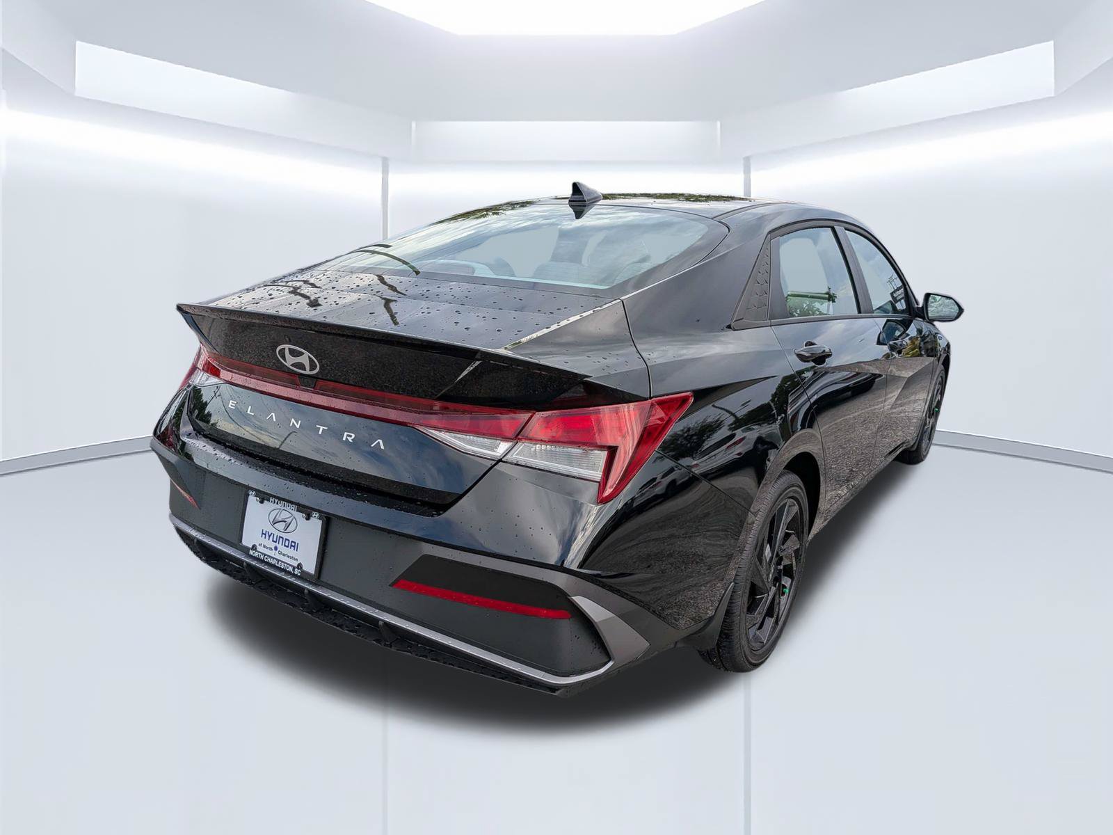 Certified 2026 Hyundai Elantra Sport FWD image 4