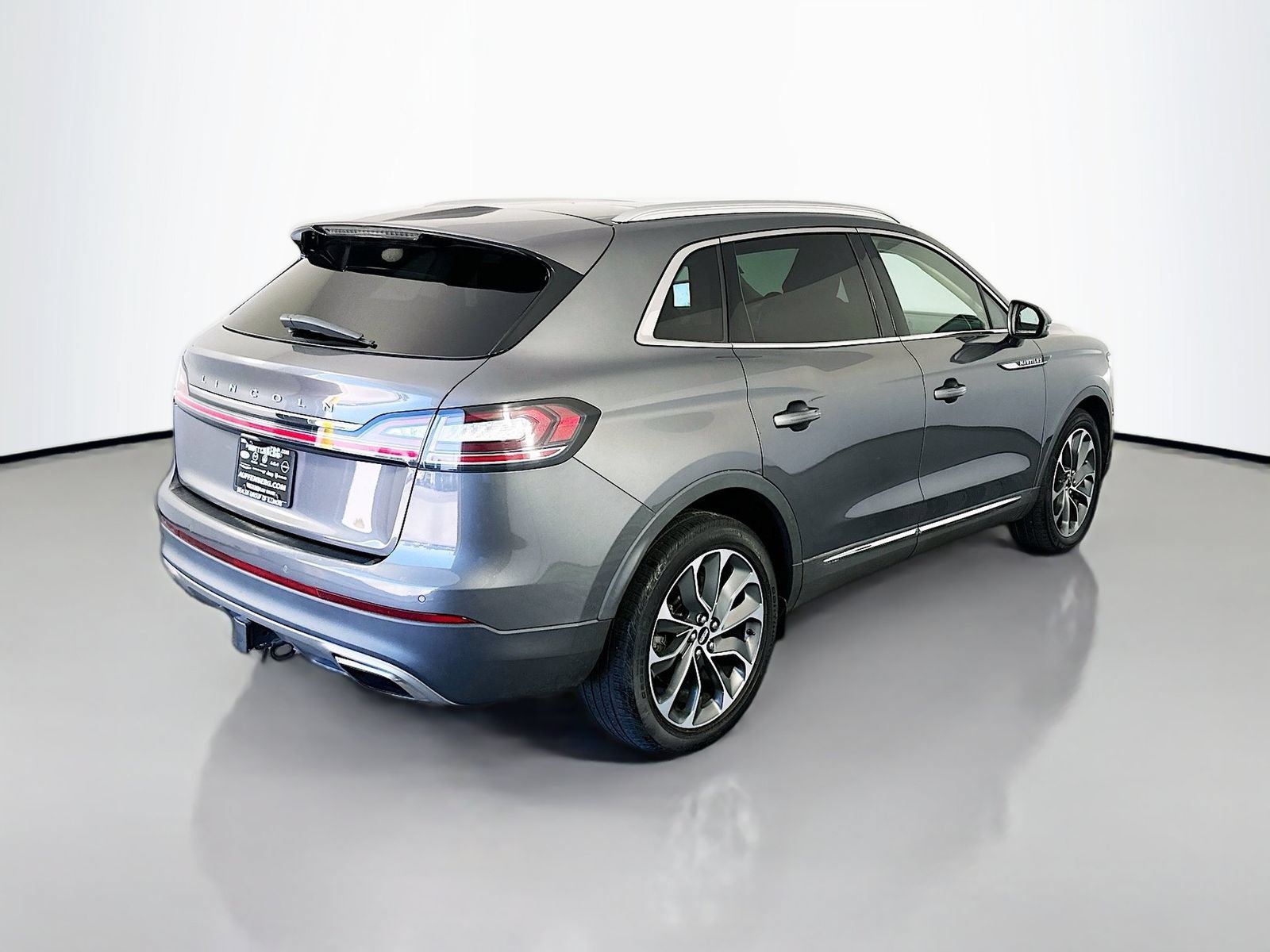 Used 2021 Lincoln Nautilus Reserve w/ Class II Trailer Tow Package AWD/4WD image 7