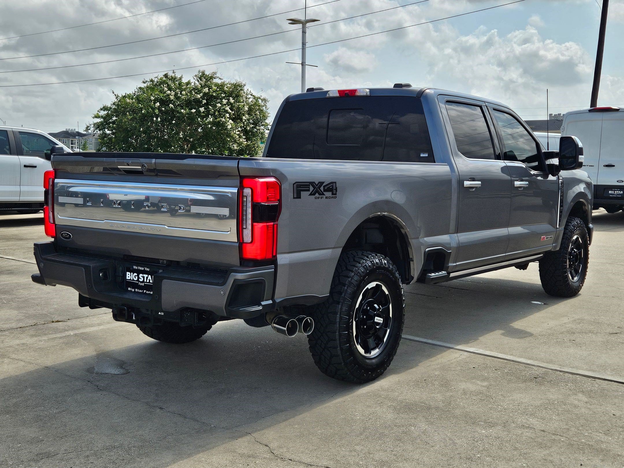 Used 2024 Ford F250 Limited w/ FX4 Off-Road Package AWD/4WD image 3