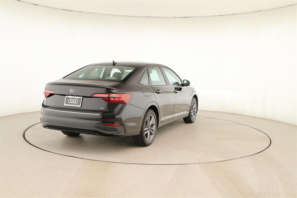 Used 2023 Volkswagen Jetta SE image 6