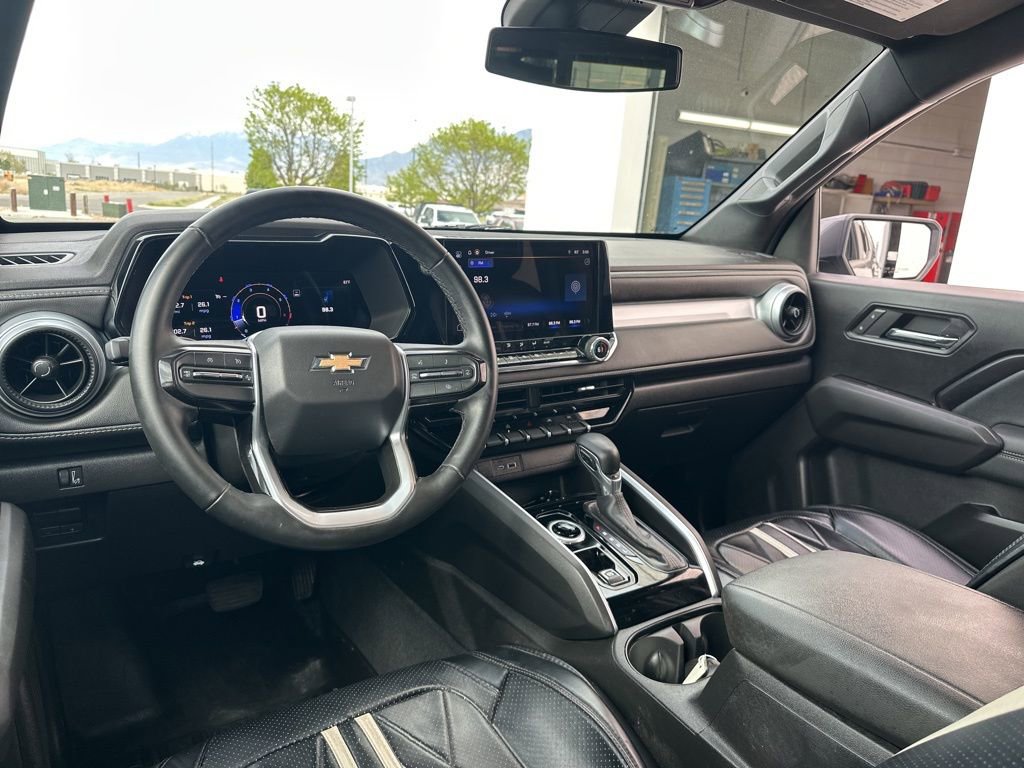 Used 2024 Chevrolet Colorado LT w/ LT Convenience Package image 7