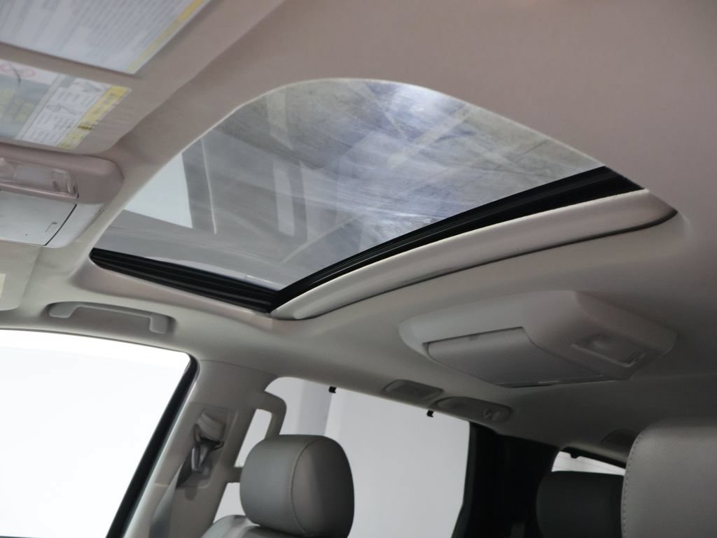Used 2019 Toyota Sequoia Platinum AWD/4WD image 32
