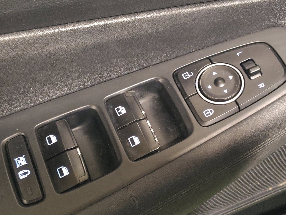 Used 2019 Hyundai Santa Fe SE image 27