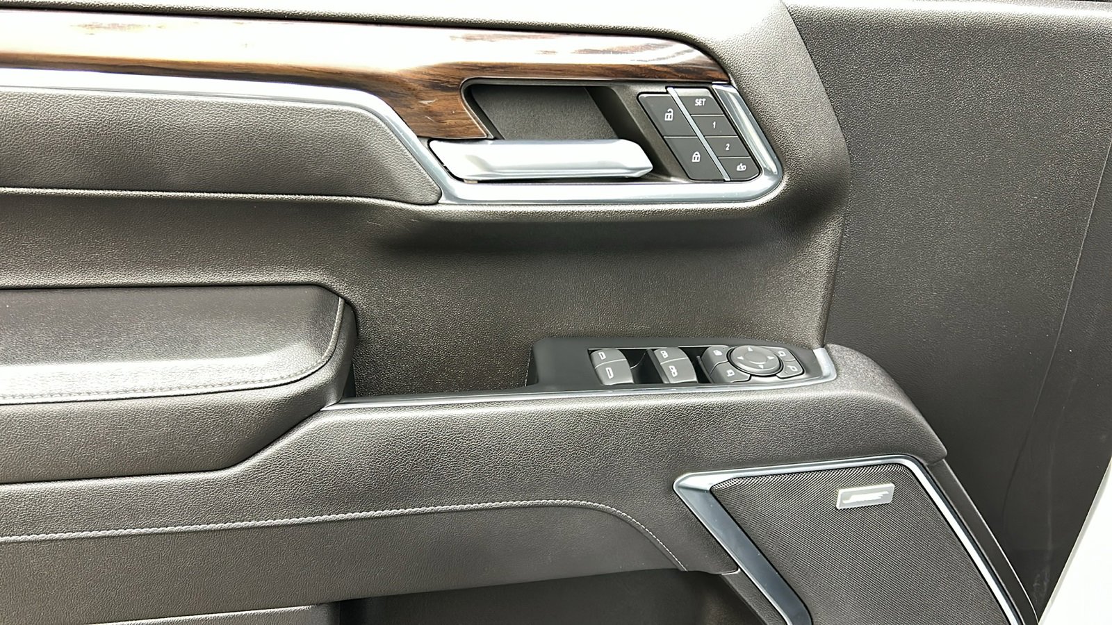 Used 2023 GMC Sierra 1500 SLT image 33