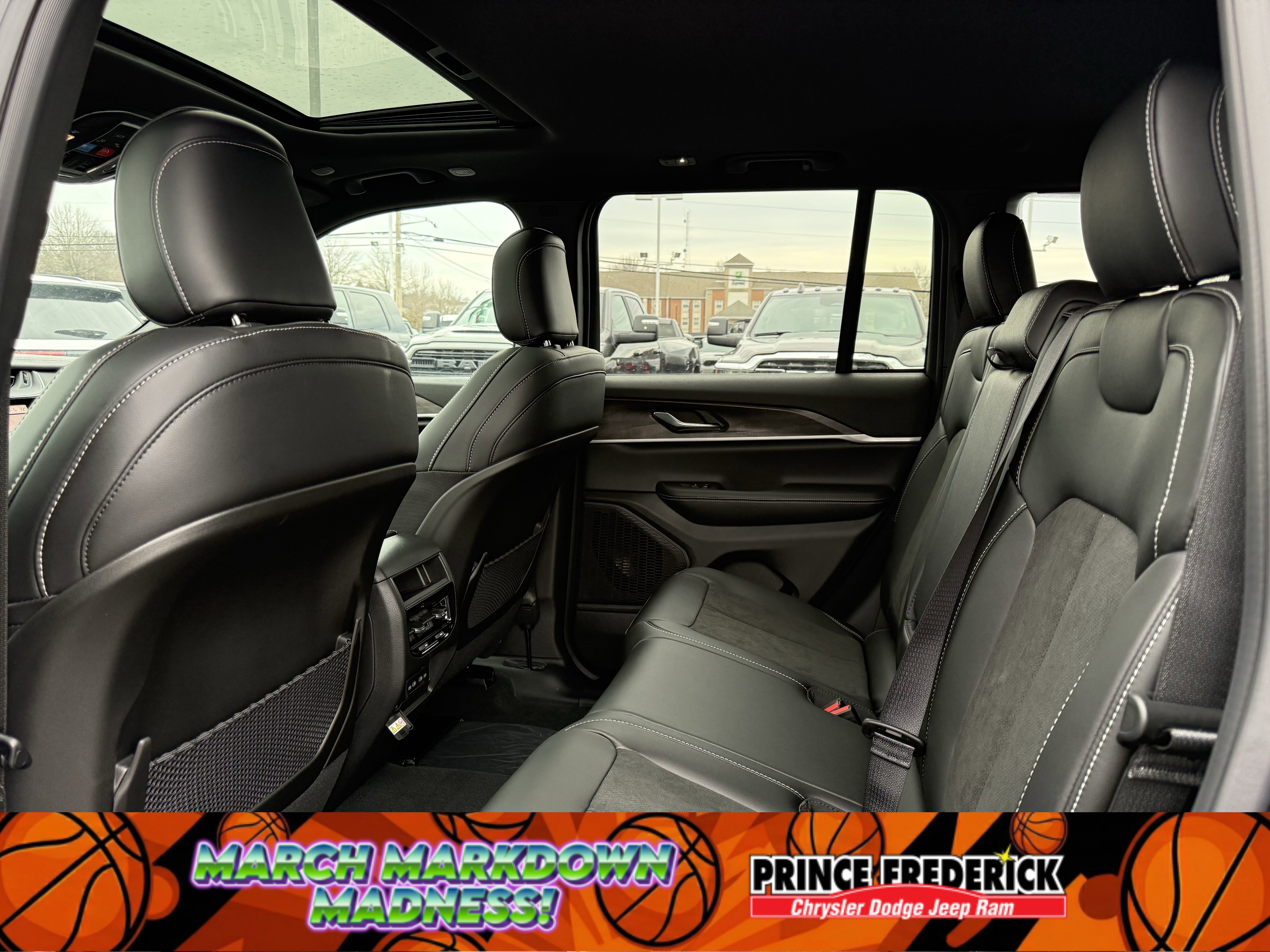 New 2026 Jeep Grand Cherokee Altitude image 13