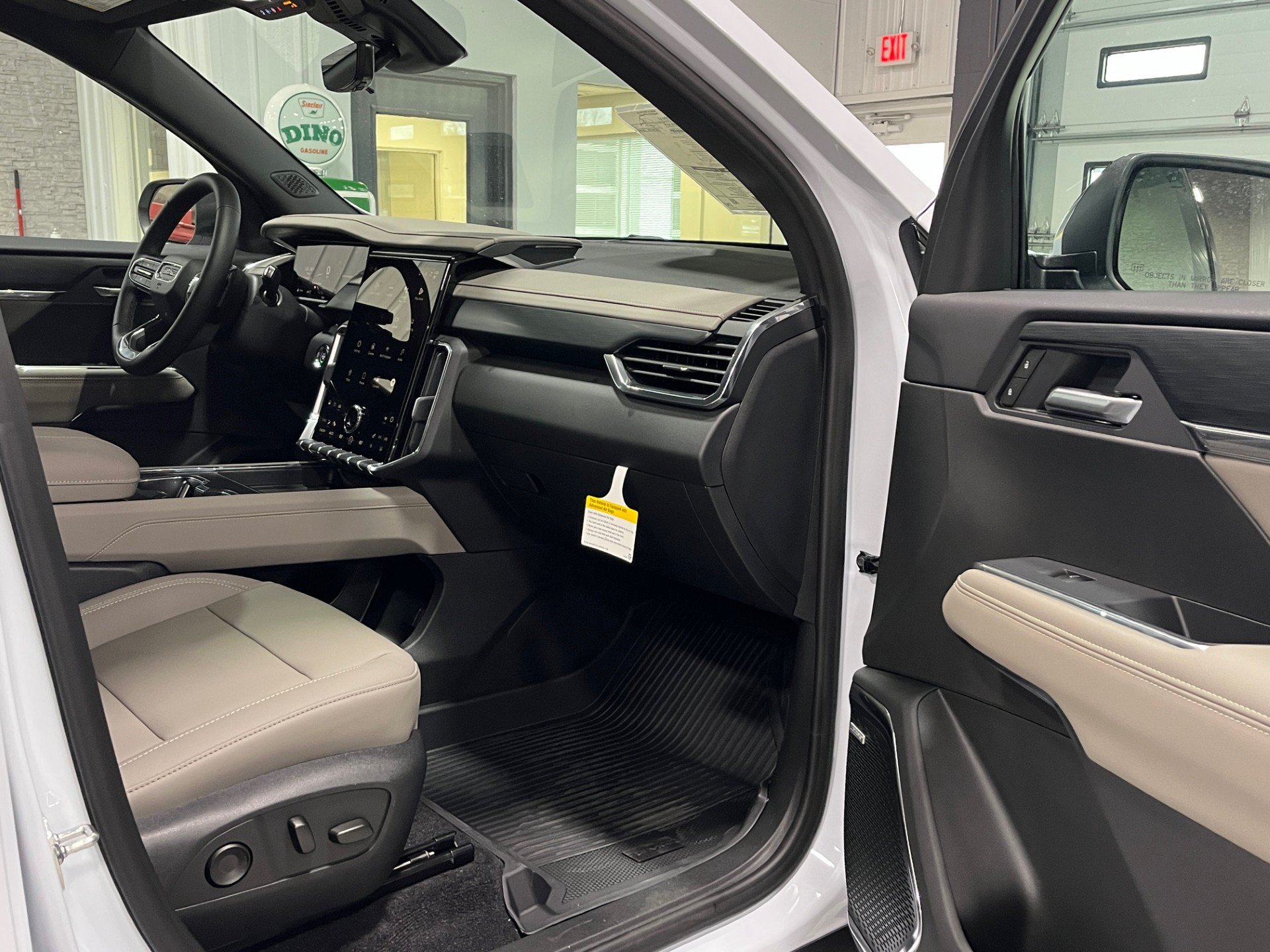 New 2026 GMC Acadia Elevation w/ Black Edition AWD/4WD image 7