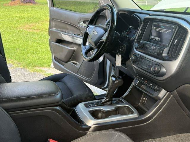 Used 2018 Chevrolet Colorado LT w/ Safety Package RWD image 19