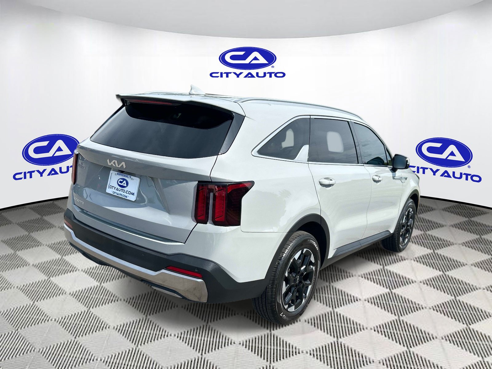 Used 2025 Kia Sorento S FWD image 3