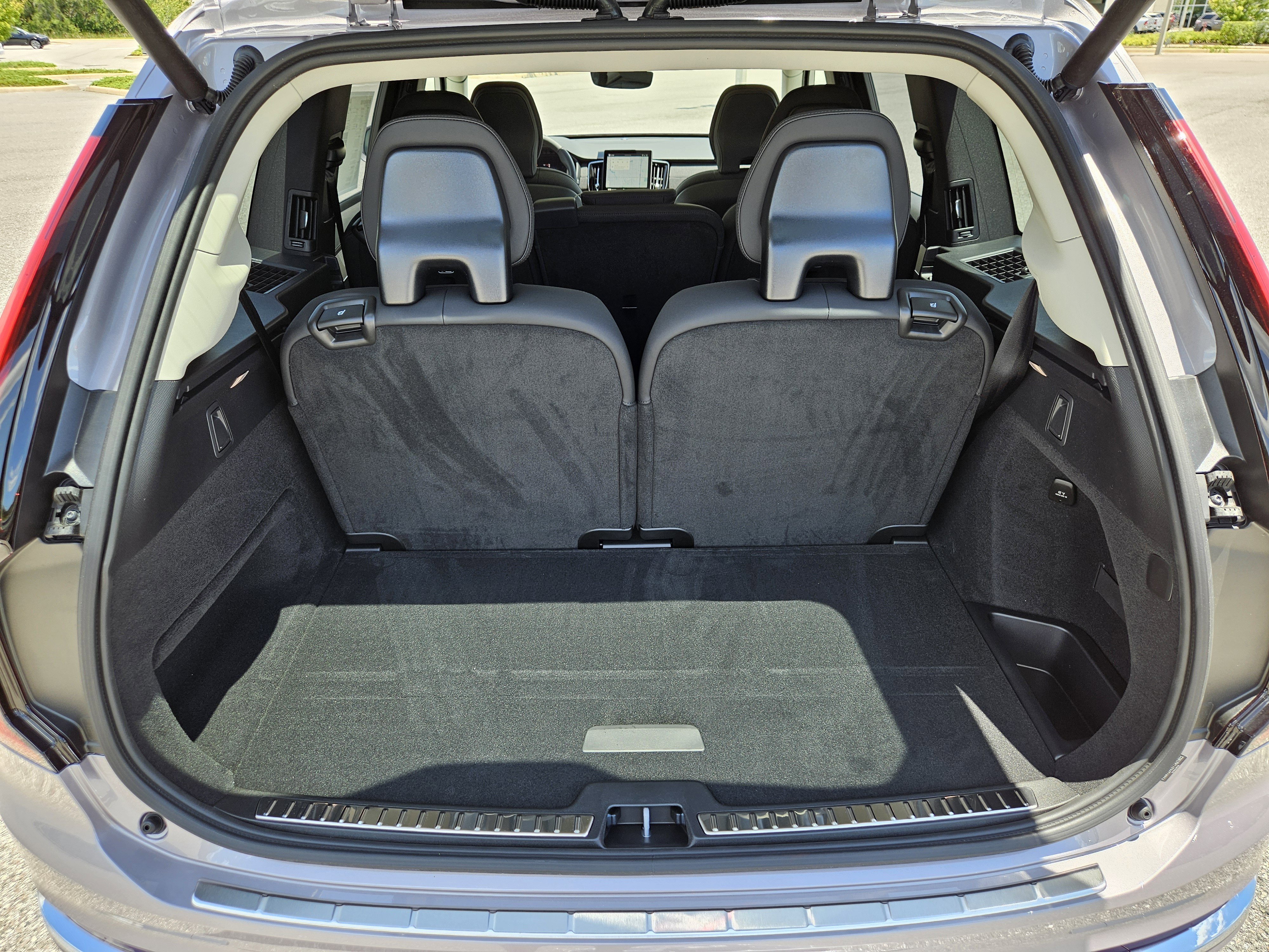 New 2026 Volvo XC90 B5 Plus image 12