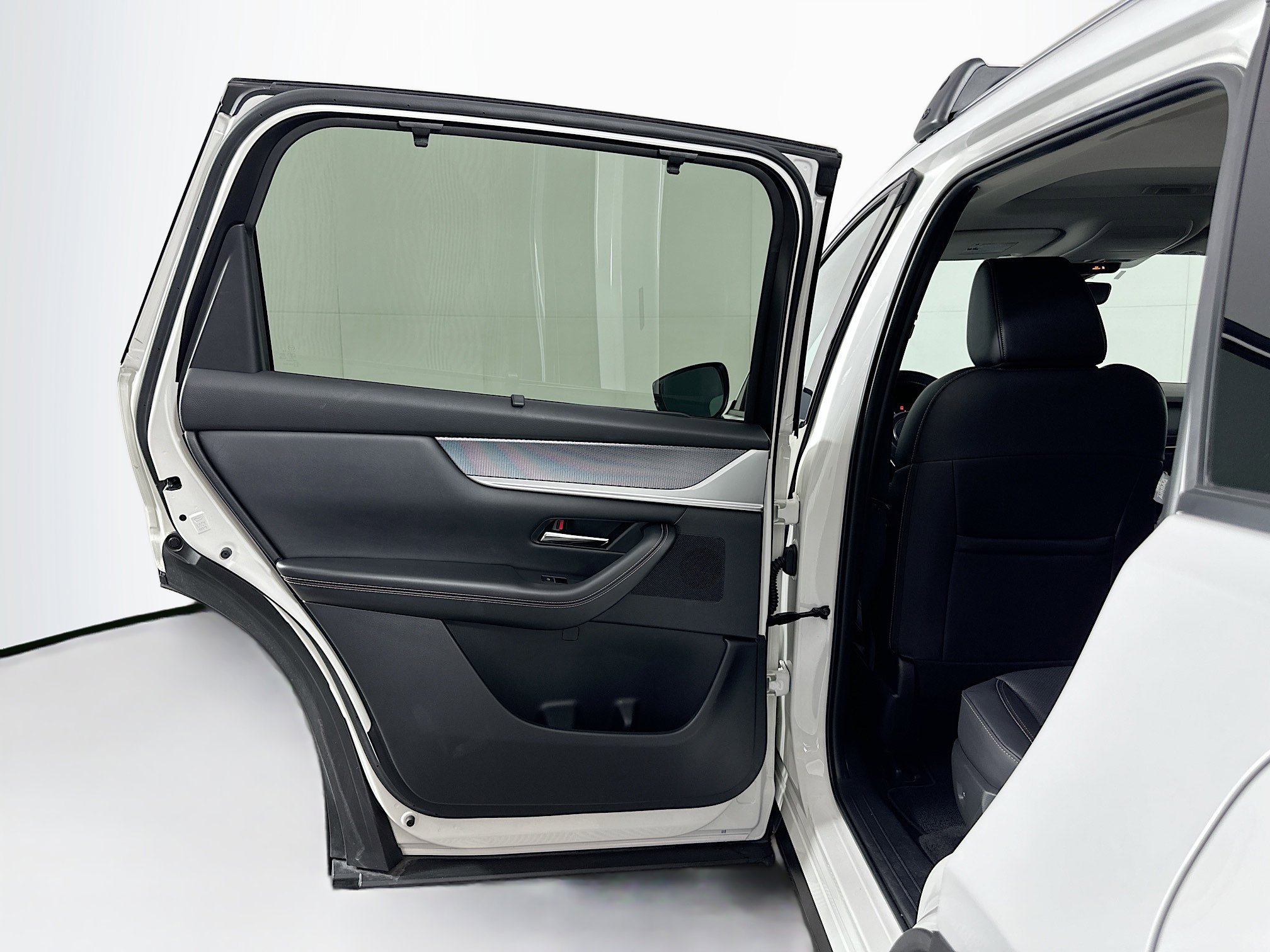 Used 2024 MAZDA CX-90 Plug-In Hybrid w/ Preferred image 26