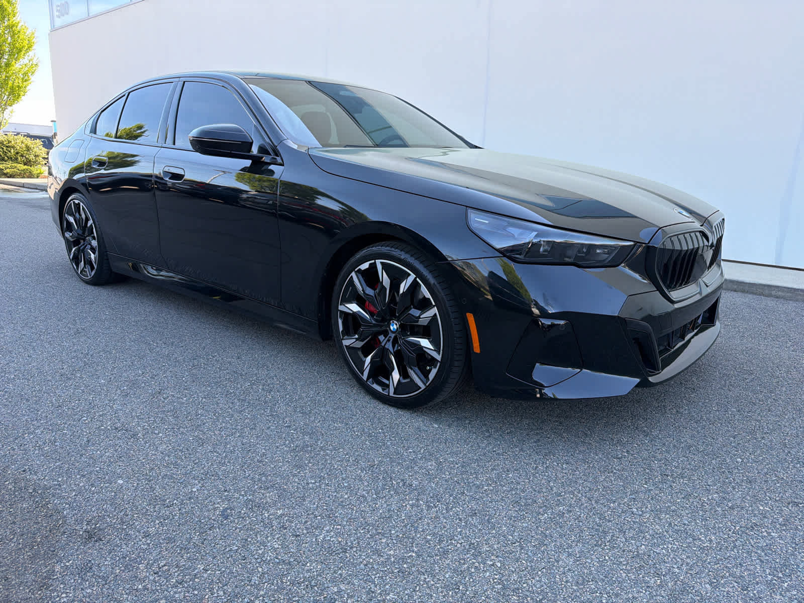 Certified 2024 BMW 540i xDrive w/ Premium Package AWD/4WD image 2