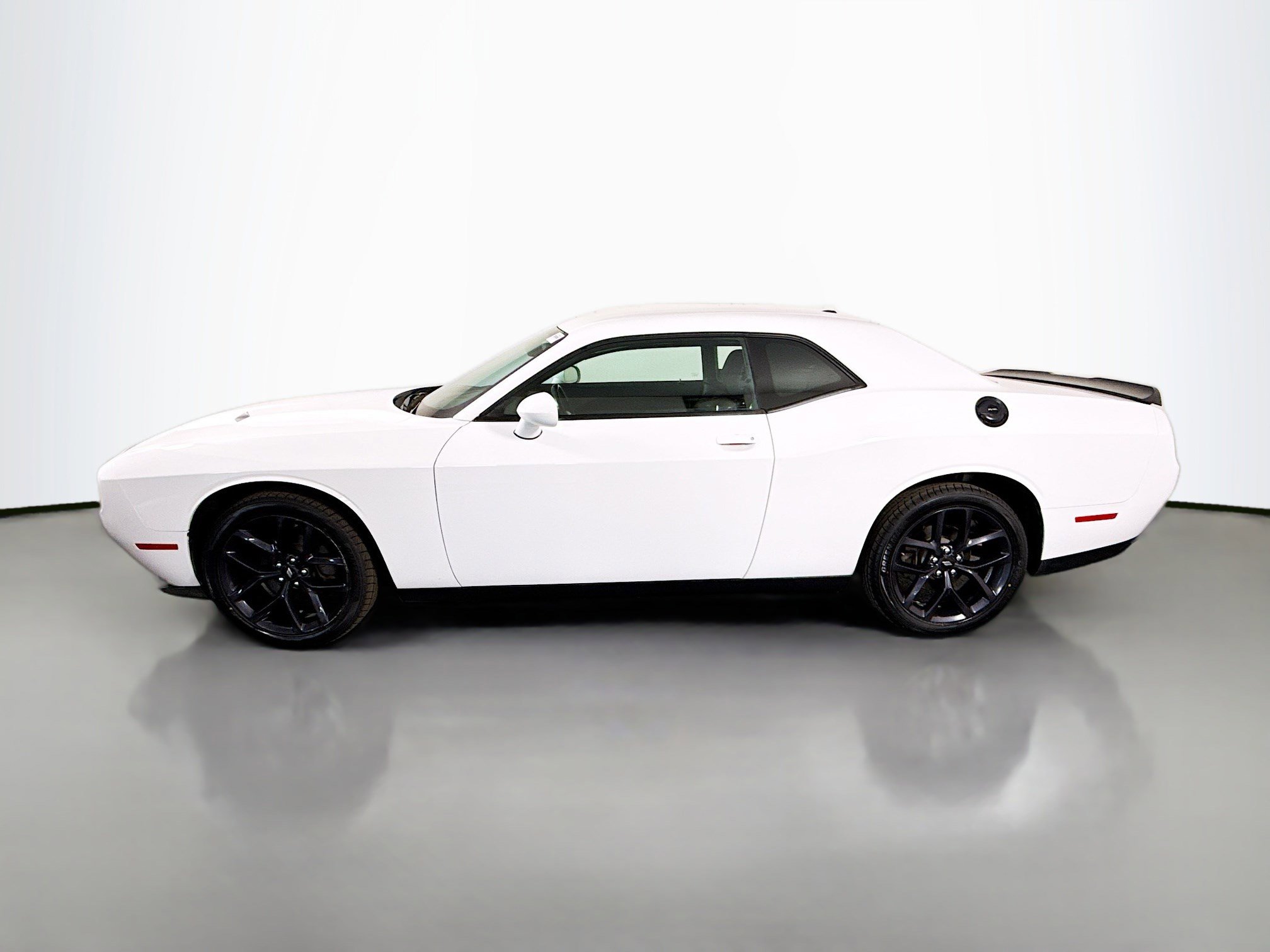 Used 2019 Dodge Challenger SXT w/ Blacktop Package image 6