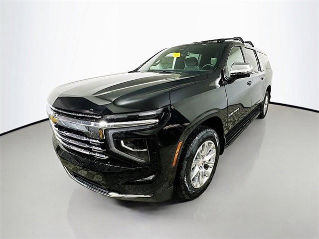 New 2026 Chevrolet Suburban Premier image 3