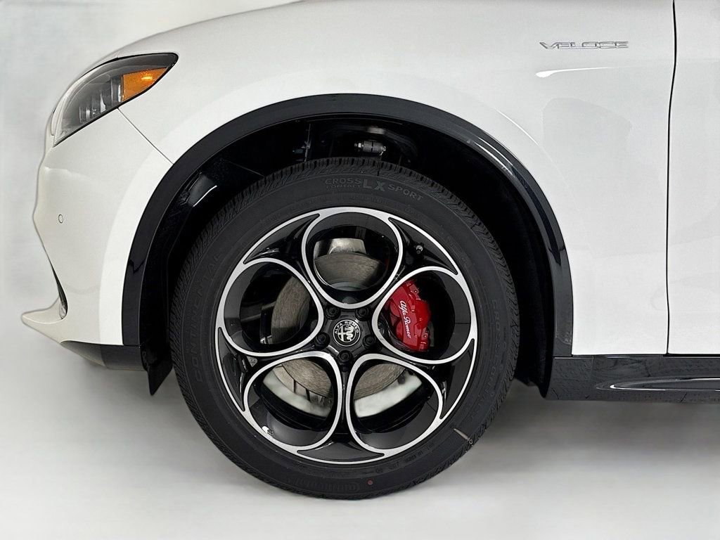 Used 2025 Alfa Romeo Stelvio Sprint w/ Veloce Package image 19