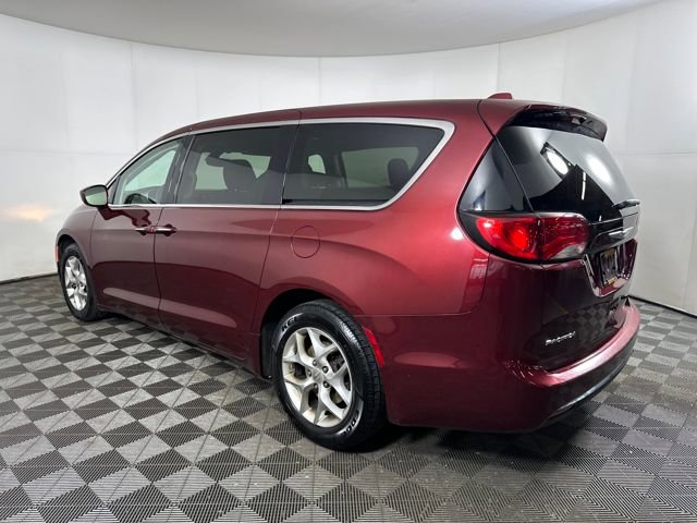Used 2019 Chrysler Pacifica Touring Plus w/ Tire & Wheel Group image 5