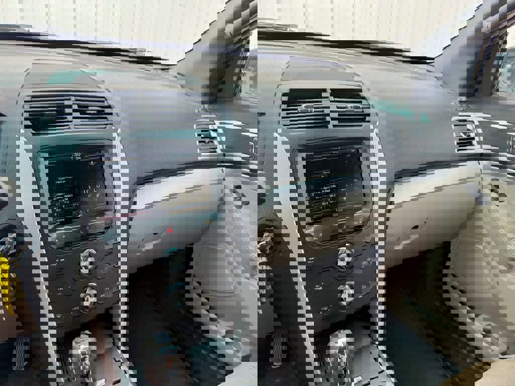 Used 2014 Ford Explorer XLT w/ Equipment Group 202A AWD/4WD image 20