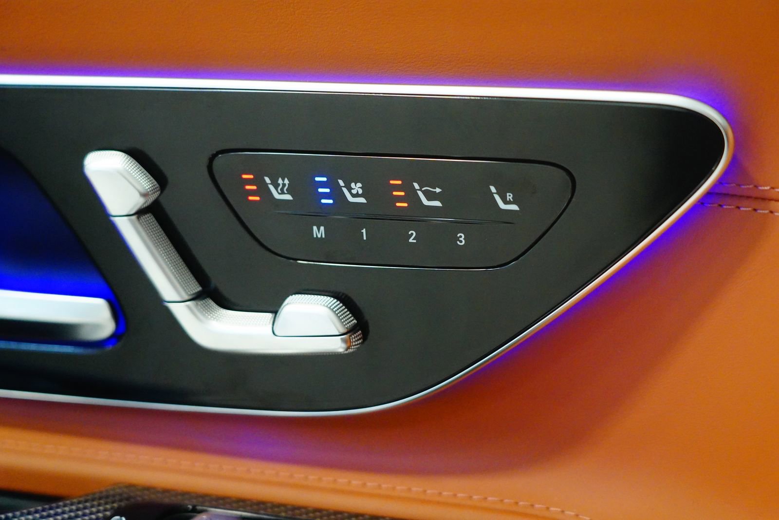 Used 2022 Mercedes-Benz SL 63 AMG 4MATIC image 32