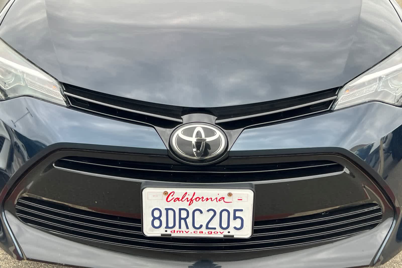 Used 2018 Toyota Corolla LE FWD image 12