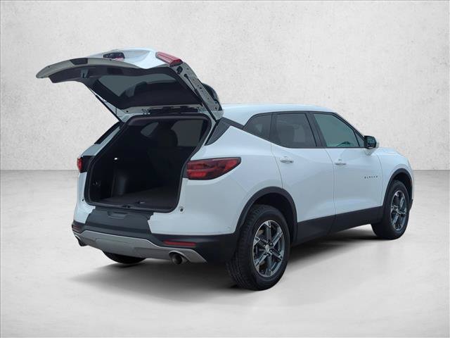 Used 2025 Chevrolet Blazer LT FWD image 5