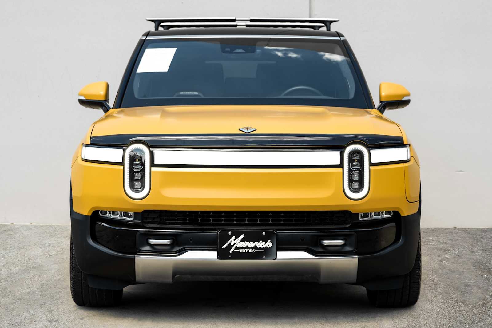 Used 2023 Rivian R1S Adventure image 3