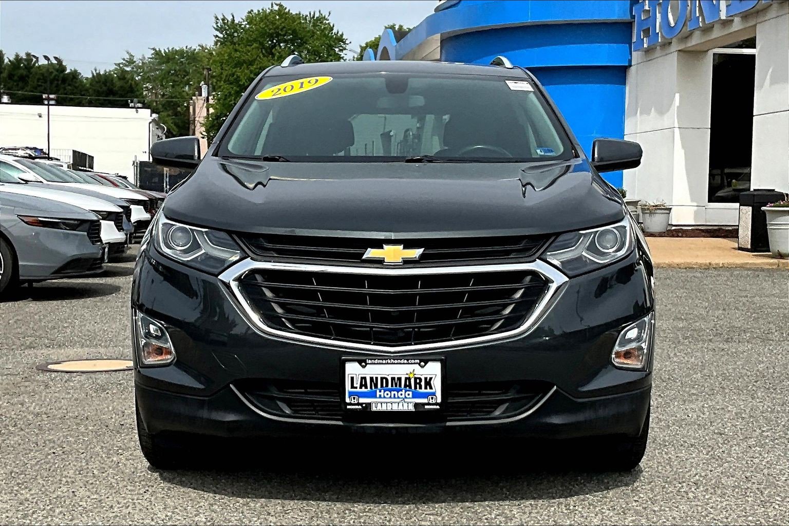 Used 2019 Chevrolet Equinox LT FWD image 3