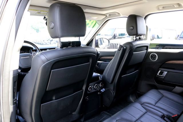 Used 2018 Land Rover Discovery HSE AWD/4WD image 25
