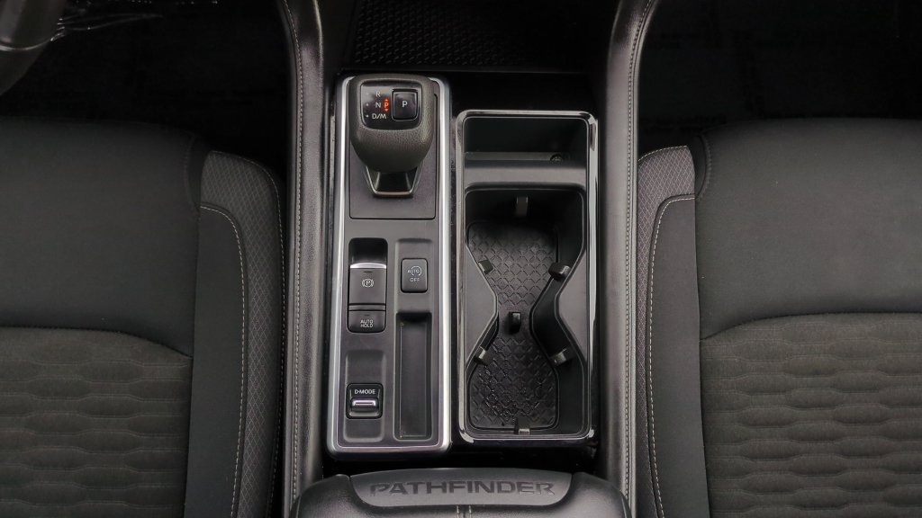 Certified 2025 Nissan Pathfinder SV FWD image 15
