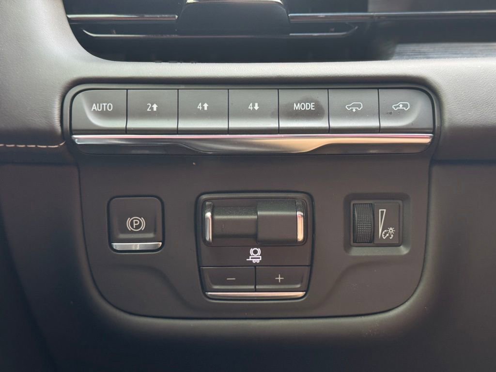 Used 2024 Cadillac Escalade ESV Sport Platinum w/ LPO, ONYX Package image 26