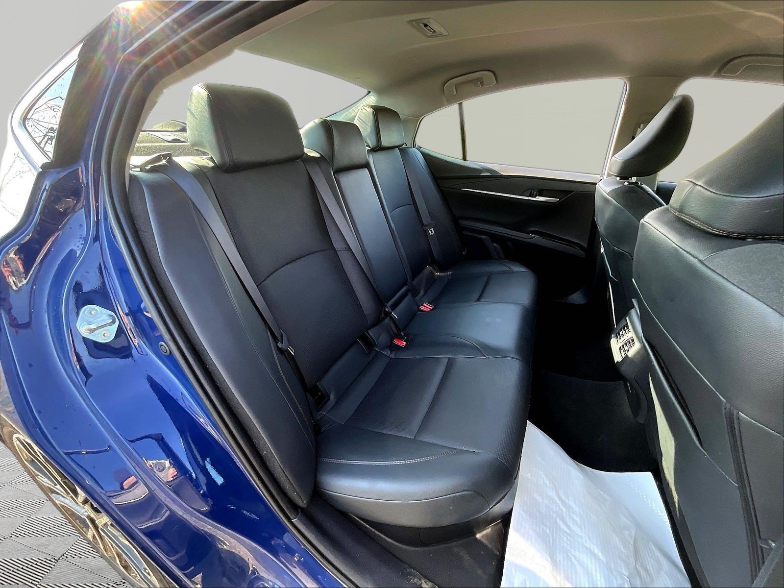 Used 2025 Toyota Camry XLE FWD image 25
