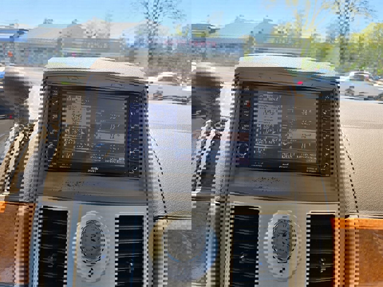 Used 2008 Chrysler Town & Country Limited w/ Trailer Tow Group image 7