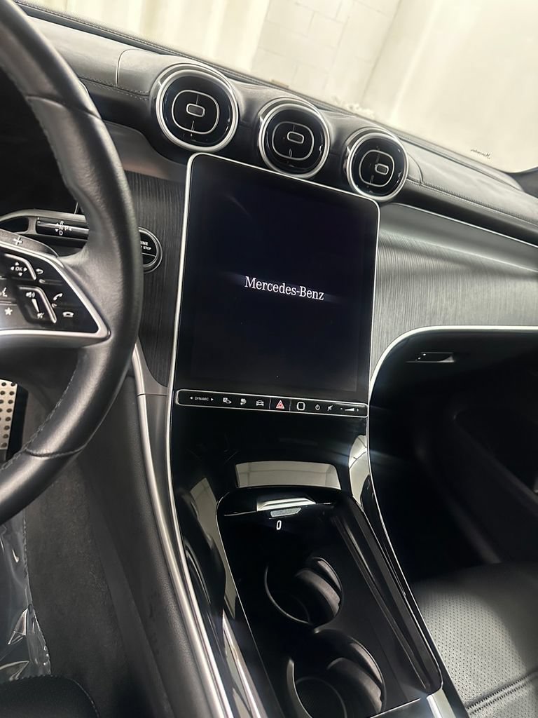 Used 2025 Mercedes-Benz GLC 350e 4MATIC image 16