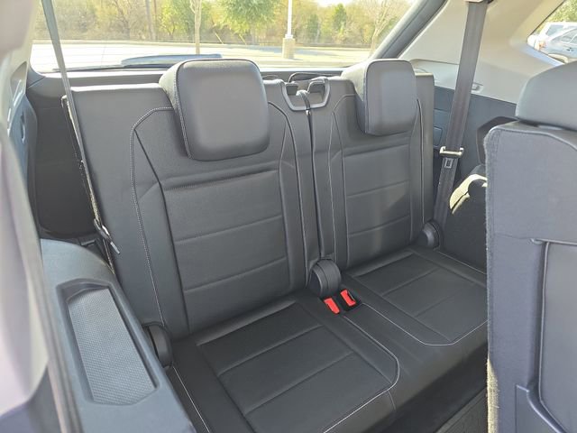 Used 2021 Volkswagen Tiguan SE image 12