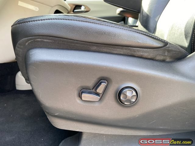 Used 2019 Chrysler Pacifica Touring-L FWD image 25