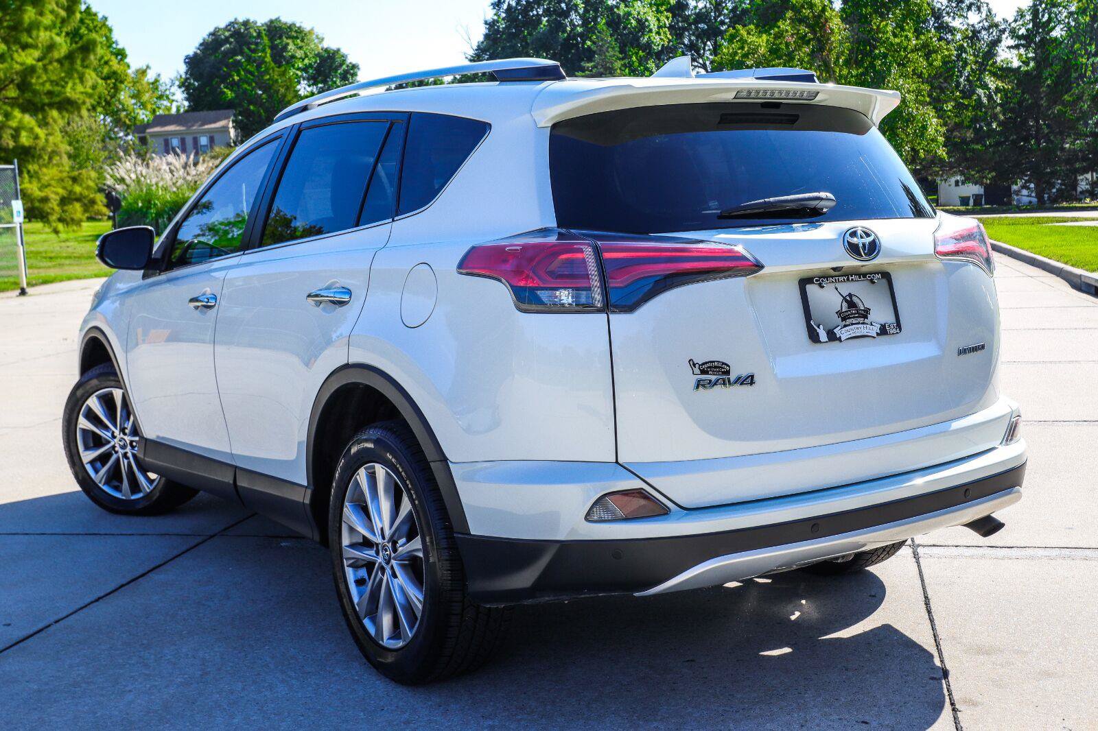 Used 2016 Toyota RAV4 Limited FWD image 14