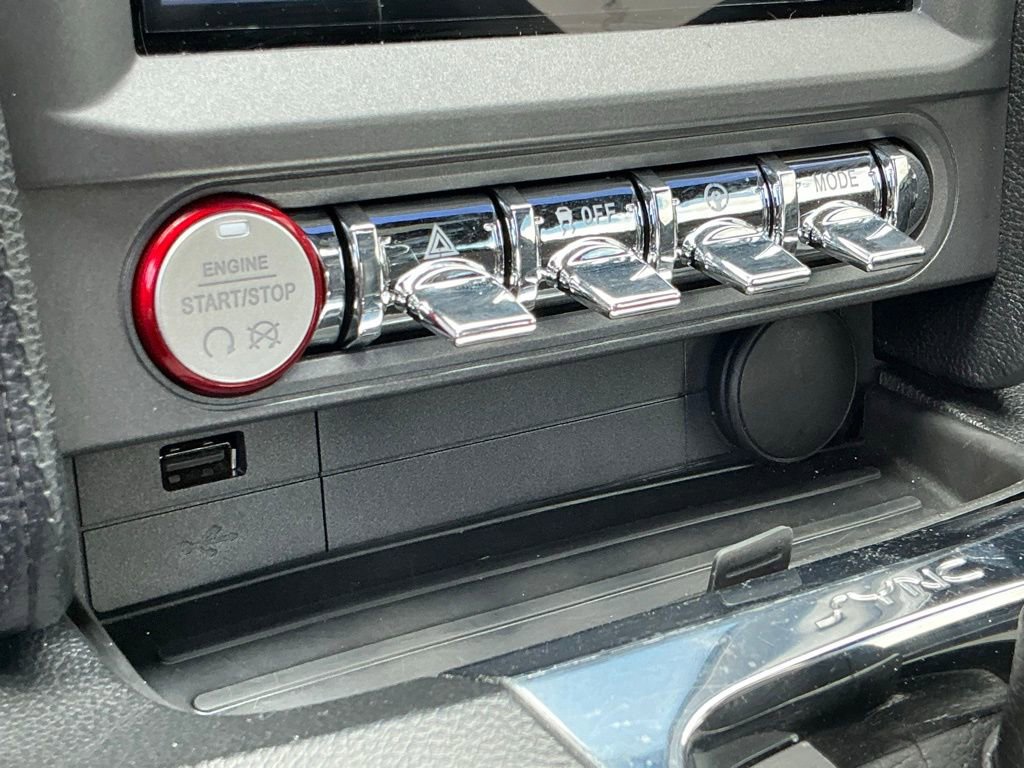 Used 2017 Ford Mustang Coupe image 28