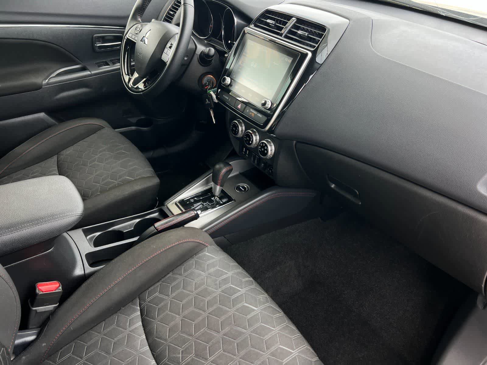 Used 2024 Mitsubishi Outlander Sport LE AWD/4WD image 16