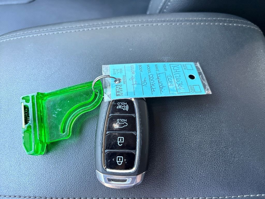 Used 2019 Hyundai Santa Fe Limited image 34