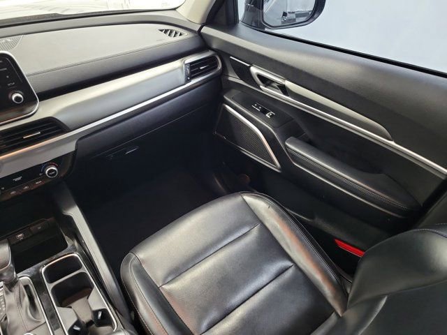 Used 2020 Kia Telluride LX FWD image 16