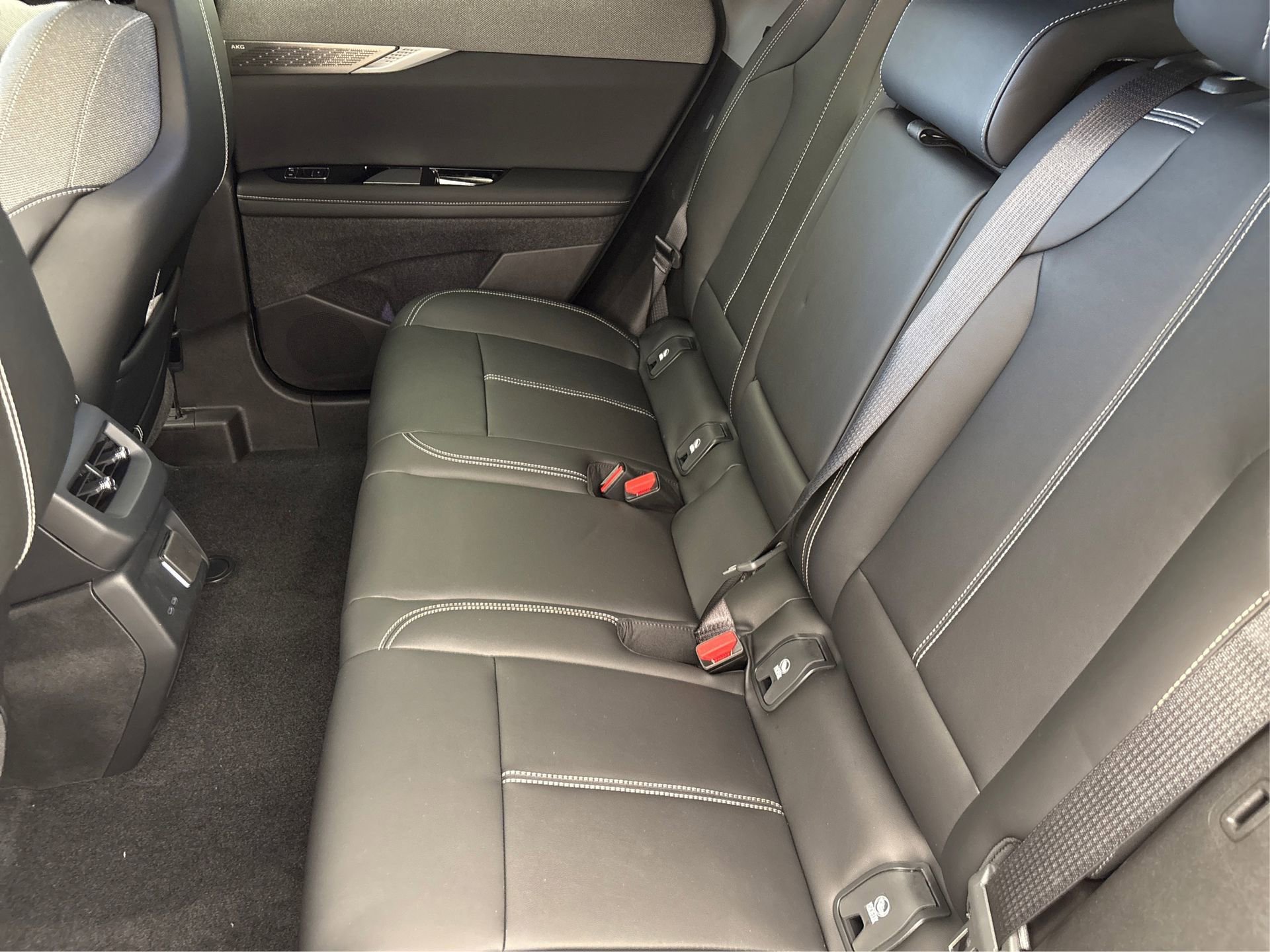 New 2025 Cadillac Optiq Luxury 1 image 10