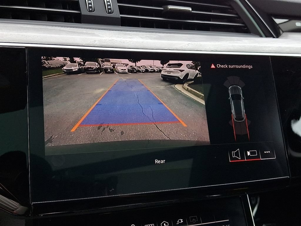Used 2024 Audi Q8 e-tron Premium AWD/4WD image 20