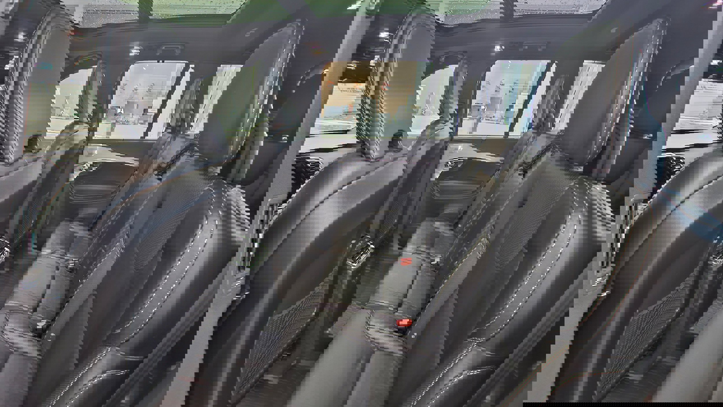 Certified 2022 Volvo XC90 T8 R-Design w/ Advanced Package image 17