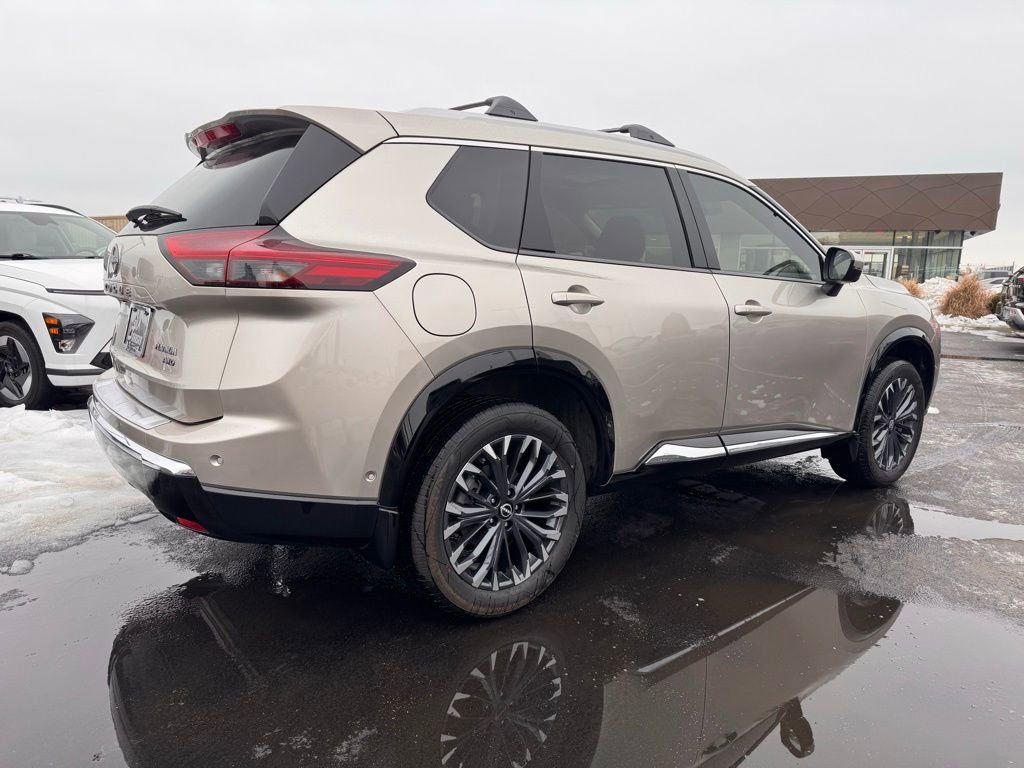 Used 2026 Nissan Rogue Platinum w/ Platinum Premium Package image 5