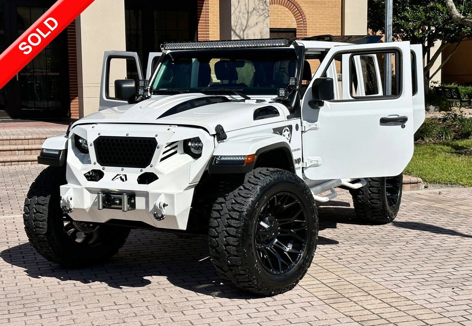 Used 2021 Jeep Wrangler Unlimited Sahara AWD/4WD image 1