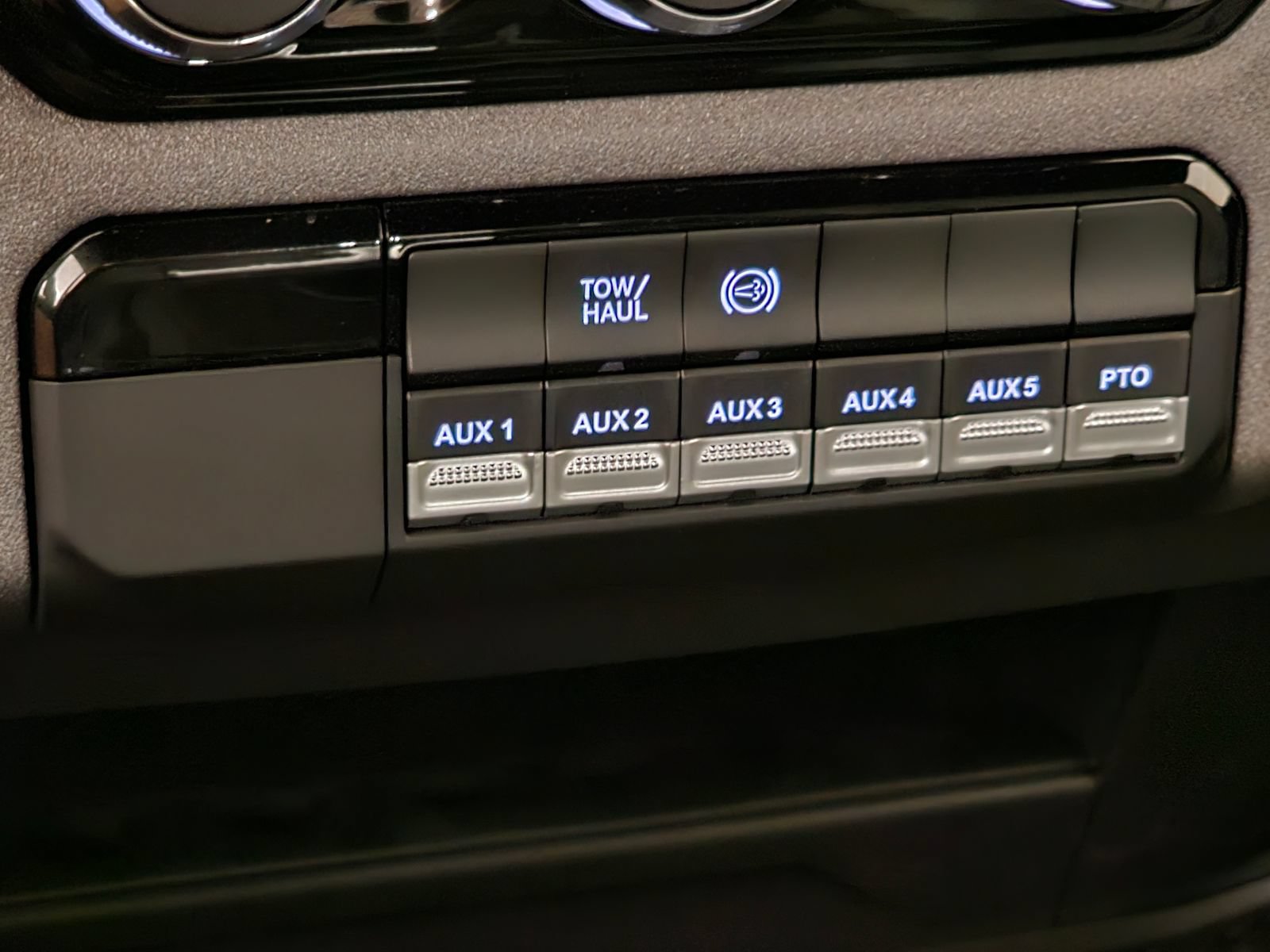 New 2026 RAM 5500 Tradesman AWD/4WD image 12